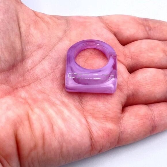 Purple and White Swirl Acrylic Geometric Barrel Chunky Statement Ring Size 8.5 - Picture 7 of 8